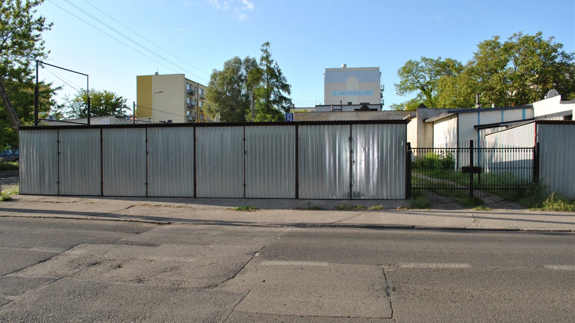 Działka na sprzedaż