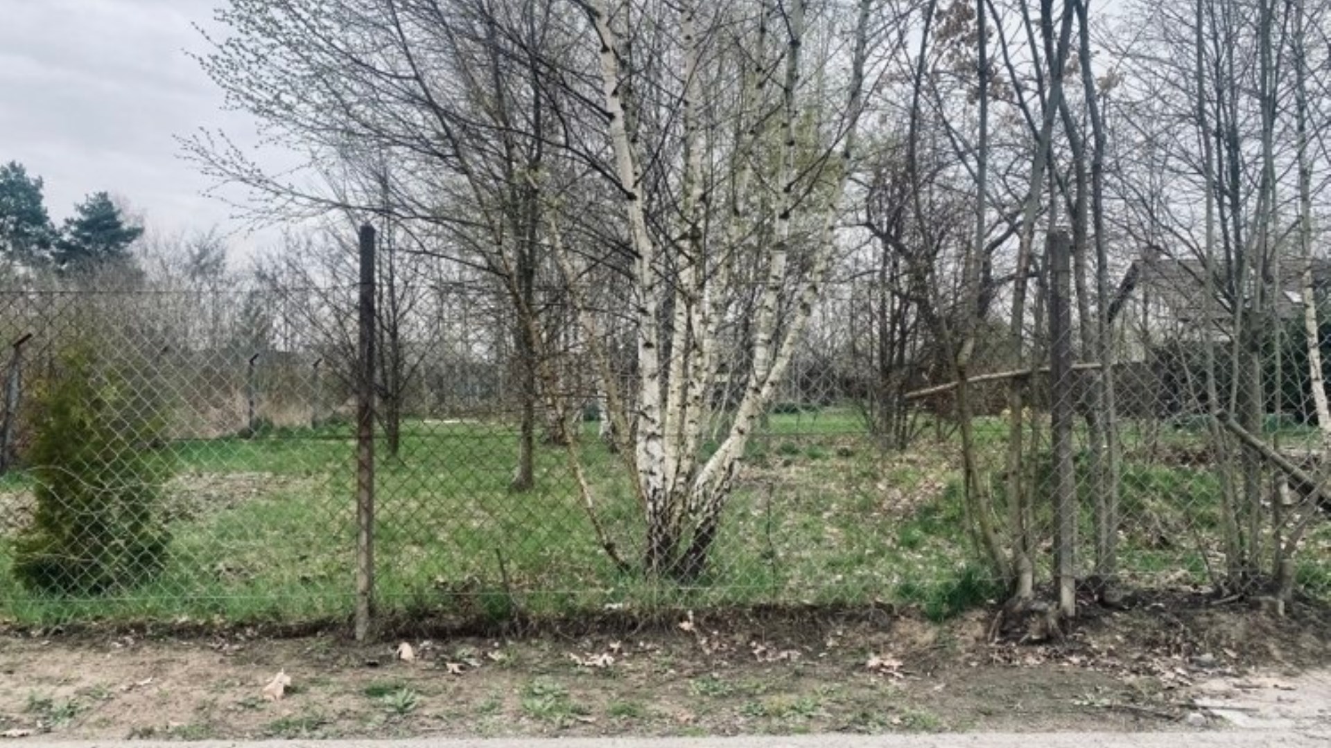 Działka na sprzedaż