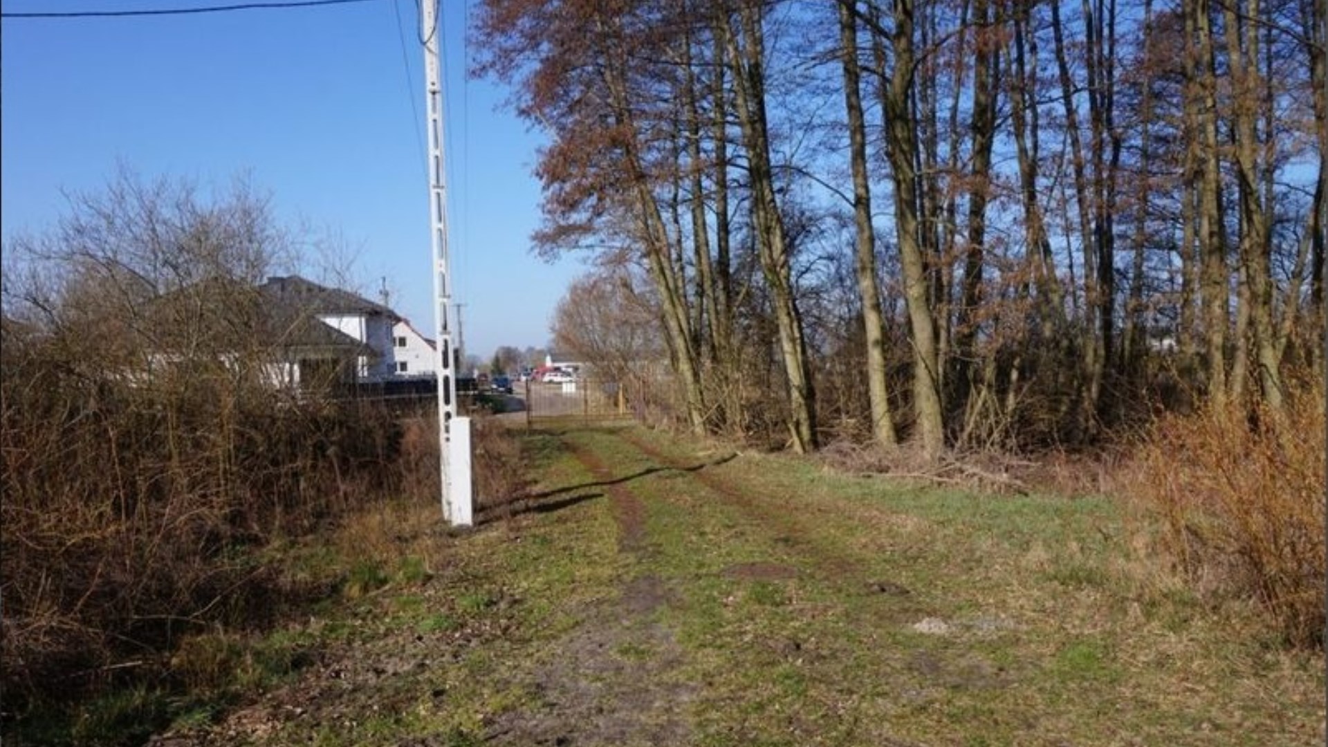 Działka na sprzedaż