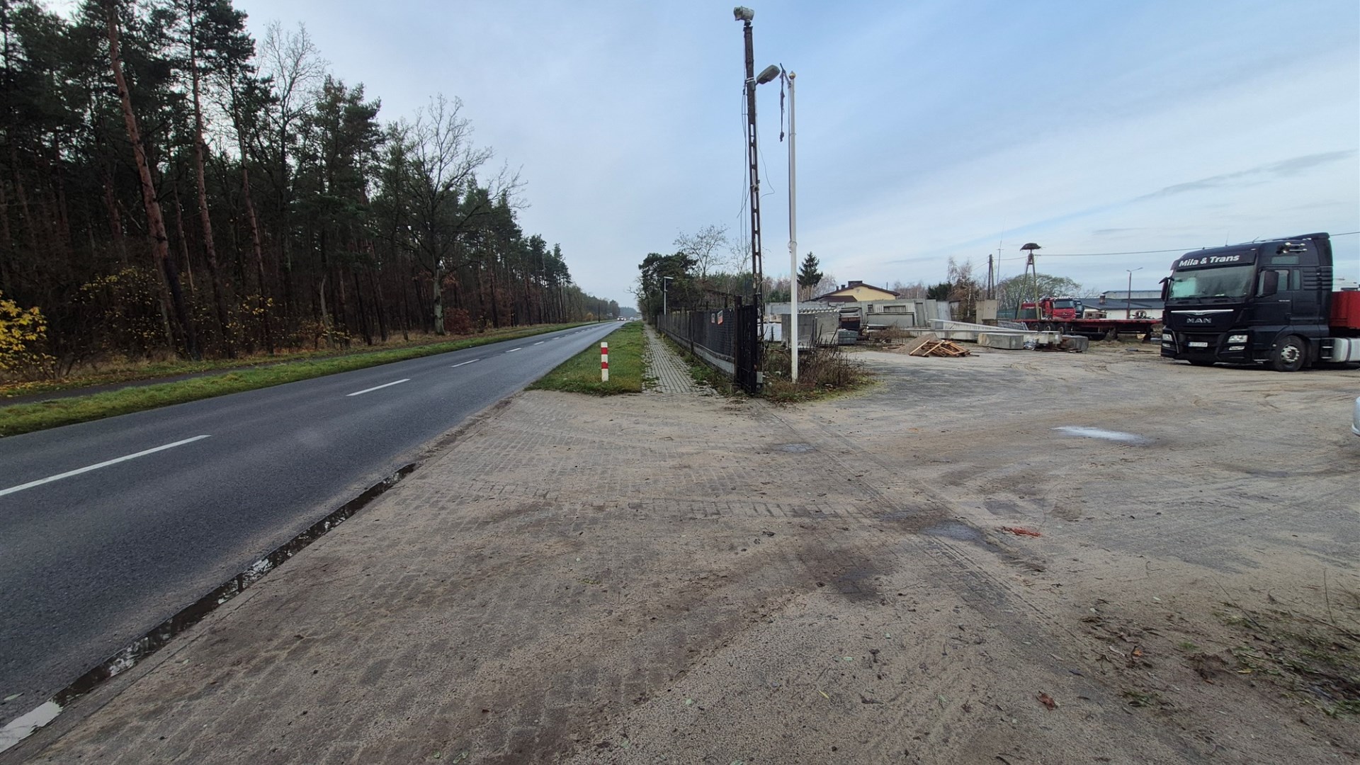 Działka na sprzedaż