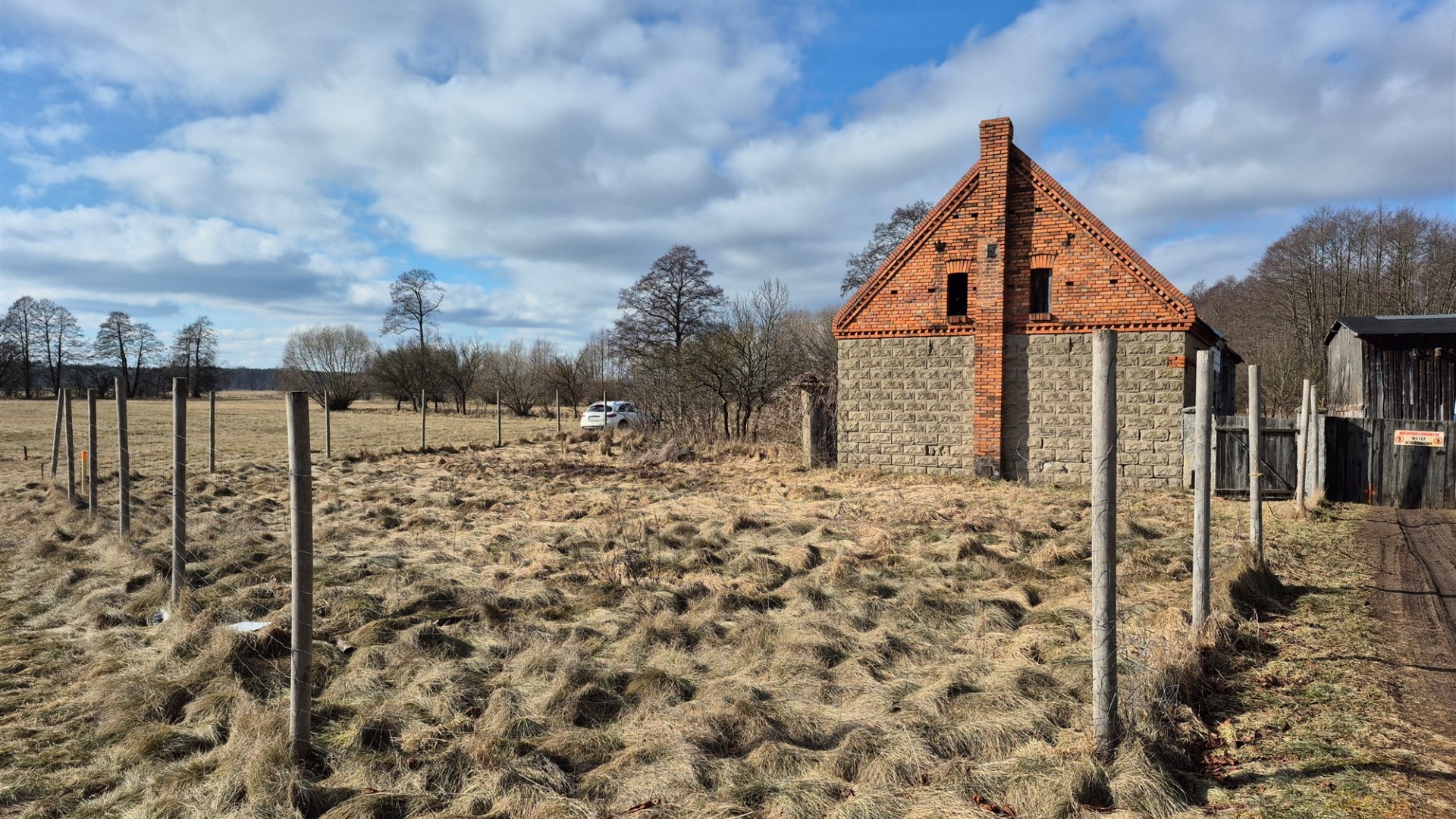 Działka na sprzedaż
